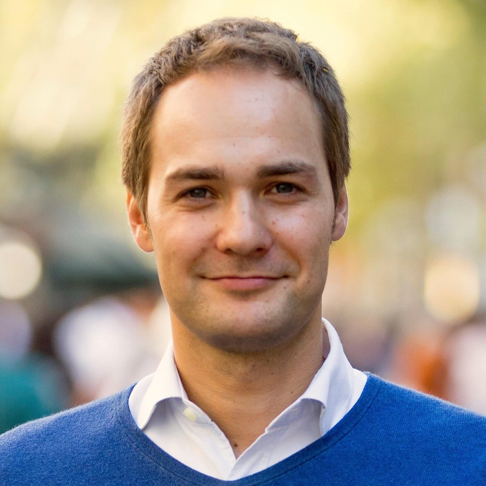 Cómo empezar a ahorrar (aunque ganes poco dinero) y salir de deudas con Dimitri Uralov